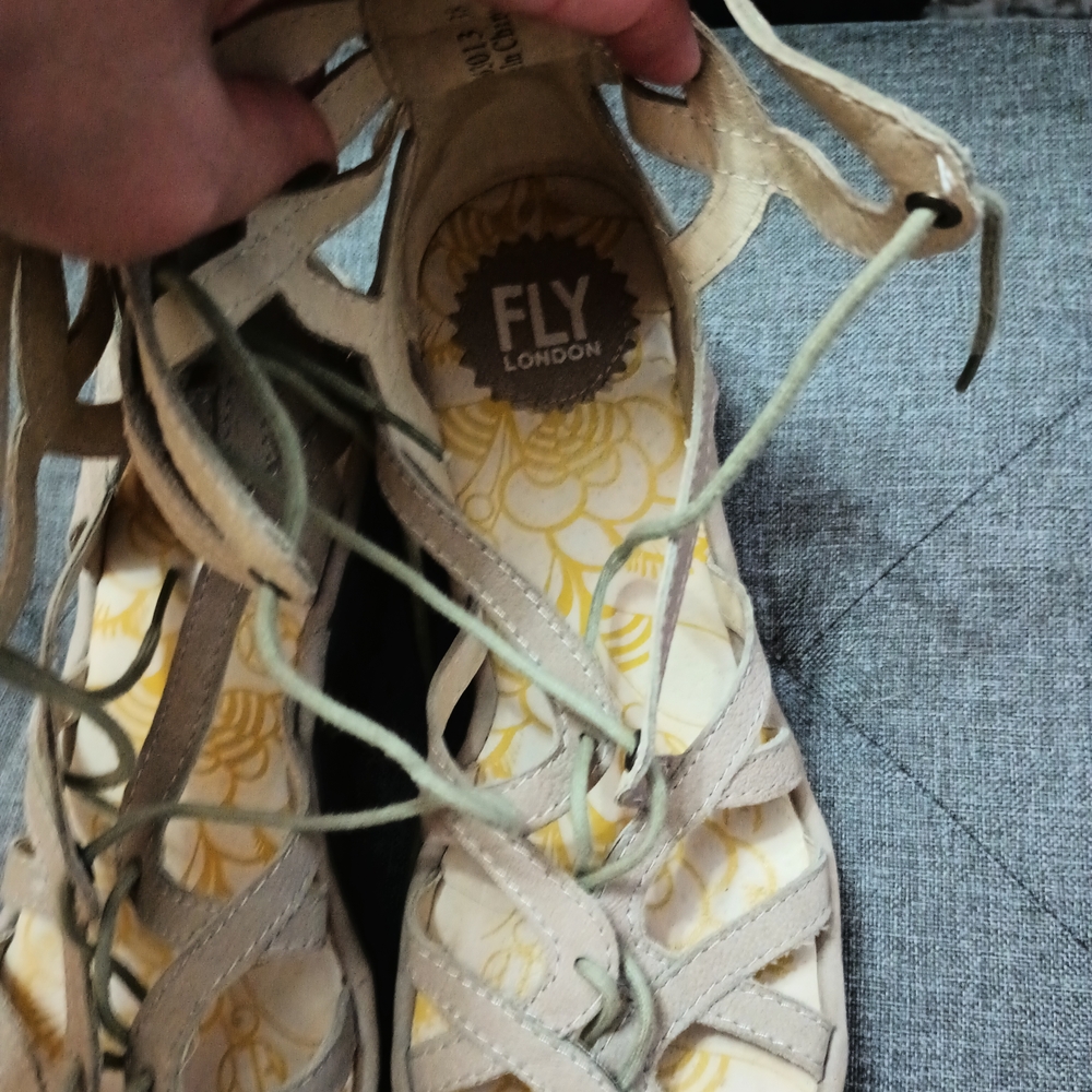 Stylish Beige Fly London Women's Sandals Womens 38 - Picture 2 of 5